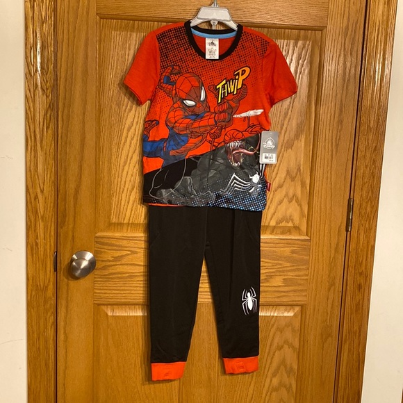 Disney Other - Boys 5/6 Disney Marvel,  Spider man - 2 piece outfit